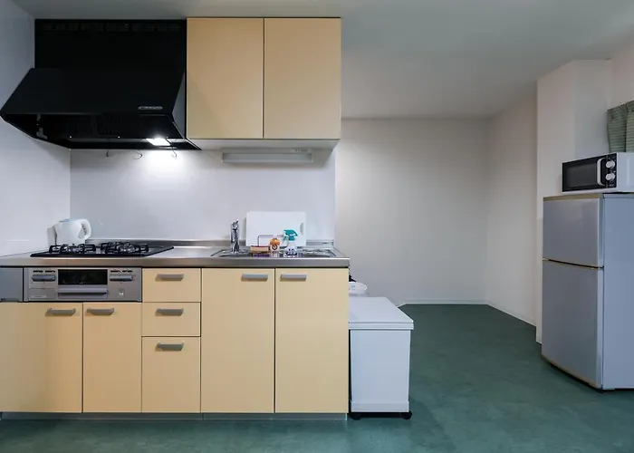 Shinsaibashi East Inn